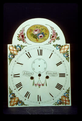 William Finnemore, Birmingham: Low oval in arch dial, c.1825 / Clockmaker: Johnson, Chesterfield, 1802